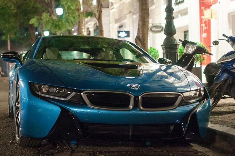 Sieu xe BMW i8 tai Ha Noi 